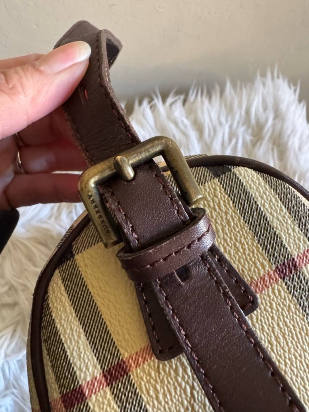 Classic Plaid Barrel Shoulder Bag in Beige and Brown - Picture 4 of 10